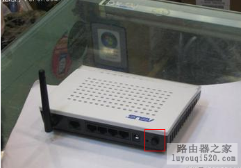 路由器开关在哪里
