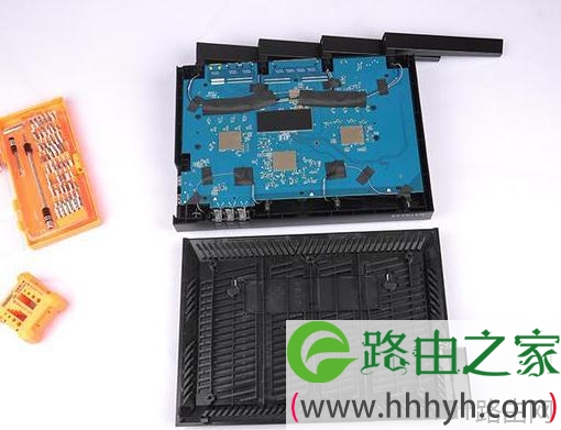 网件R8500夜鹰X8路由器内部做工如何