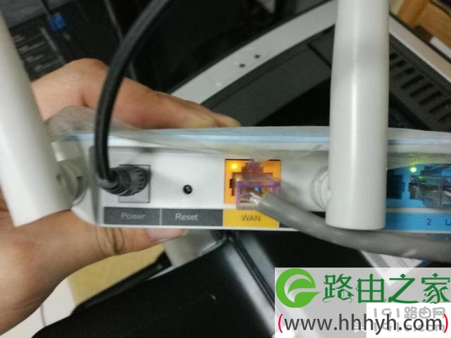 没有电脑怎么用手机设置无线路由器上网