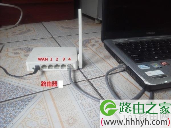 断开路由器与光猫之间的连接