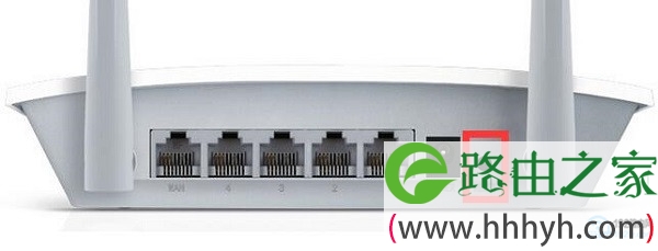 按住复位按钮10秒以上，把路由器恢复出厂设置