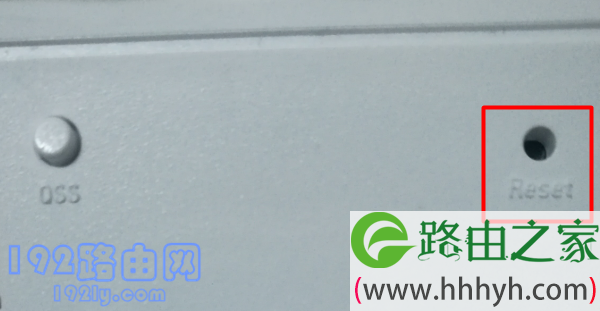 按住Reset复位按钮5-8秒,就可以把TL-WA832RE扩展器恢复出厂设置