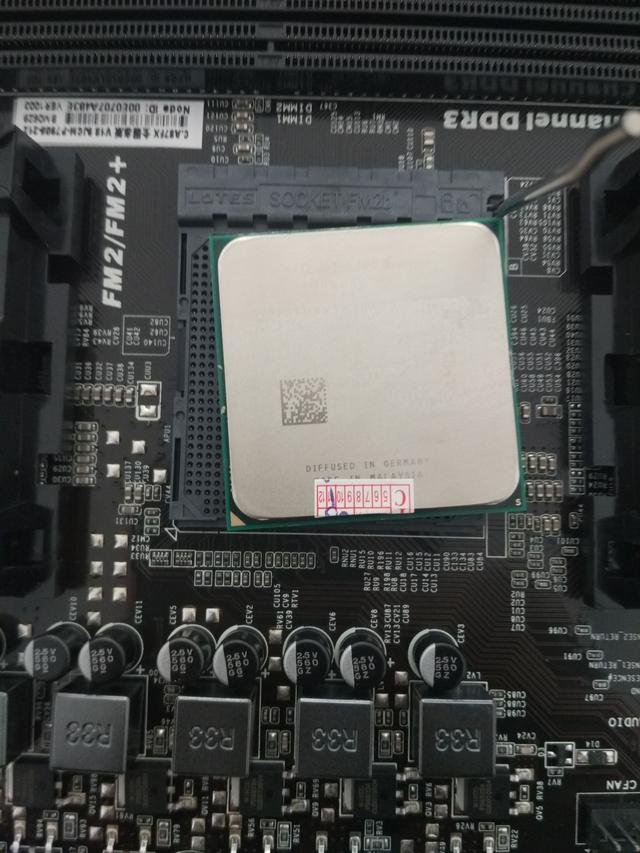 自己怎么组装电脑?新手组装电脑的方法