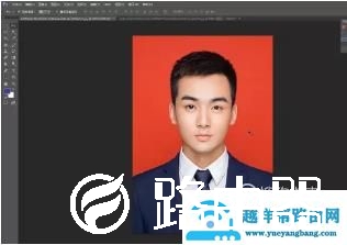 如何用Ps将白底照片换成蓝底照片
