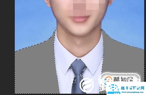 ps怎么把衣服变成黑色