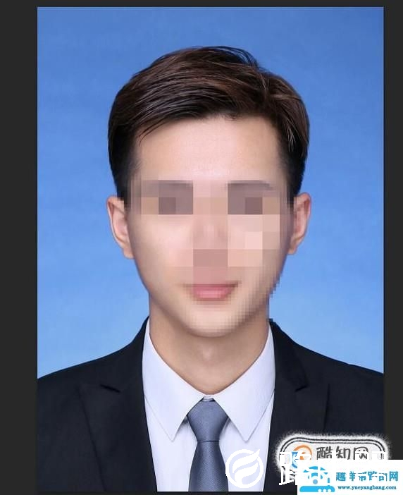 怎么用PS给衣服换颜色