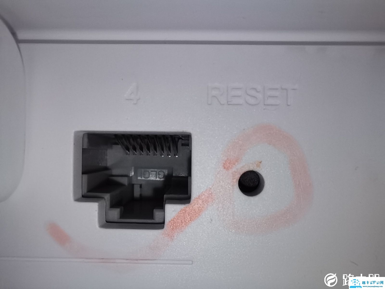 在家手机上网信号差，自己安装WiFi和改名改密码，不麻烦人了