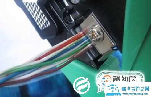 网线钳怎么夹水晶头接网线