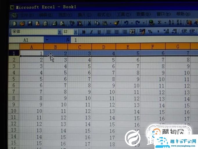 Excel怎么拖动整行和整列及其行列错位处理