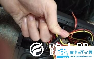 电脑硬盘怎么装