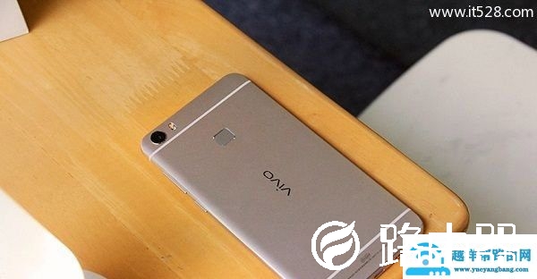 vivo Xplay5标准版和旗舰版的详细参数配置