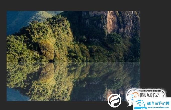 怎样用ps做镜像效应？