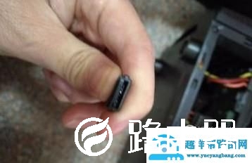 电脑硬盘怎么装