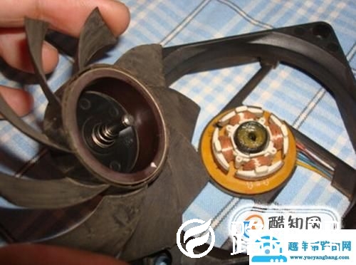 电脑怎么拆CPU风扇