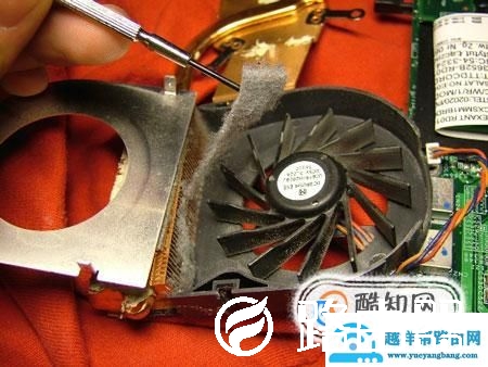 电脑怎么拆CPU风扇