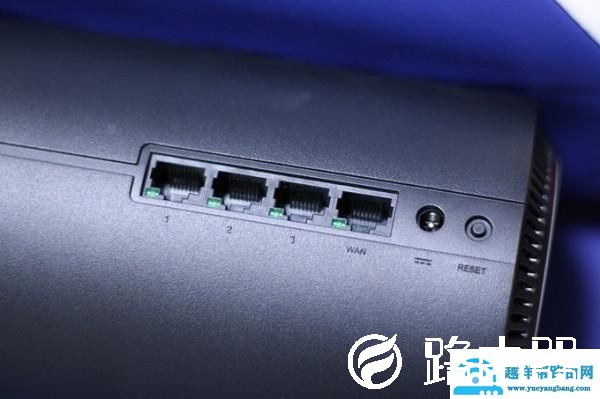 AC1900路由器怎么恢复出厂设置？