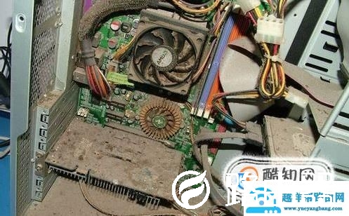 如何清理电脑主机内的灰尘