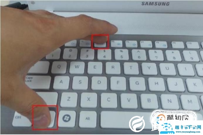 怎么处理显示器：检测信号线？